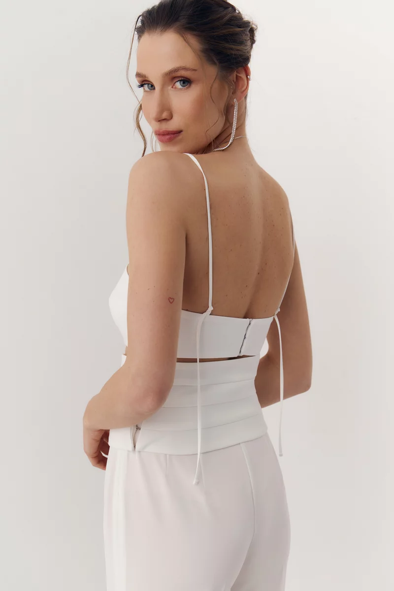 Молочный сатиновый топ-бра на бретельках фотография 4