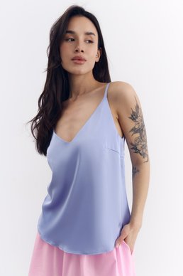 Голубой сатиновый топ на тонких бретелях