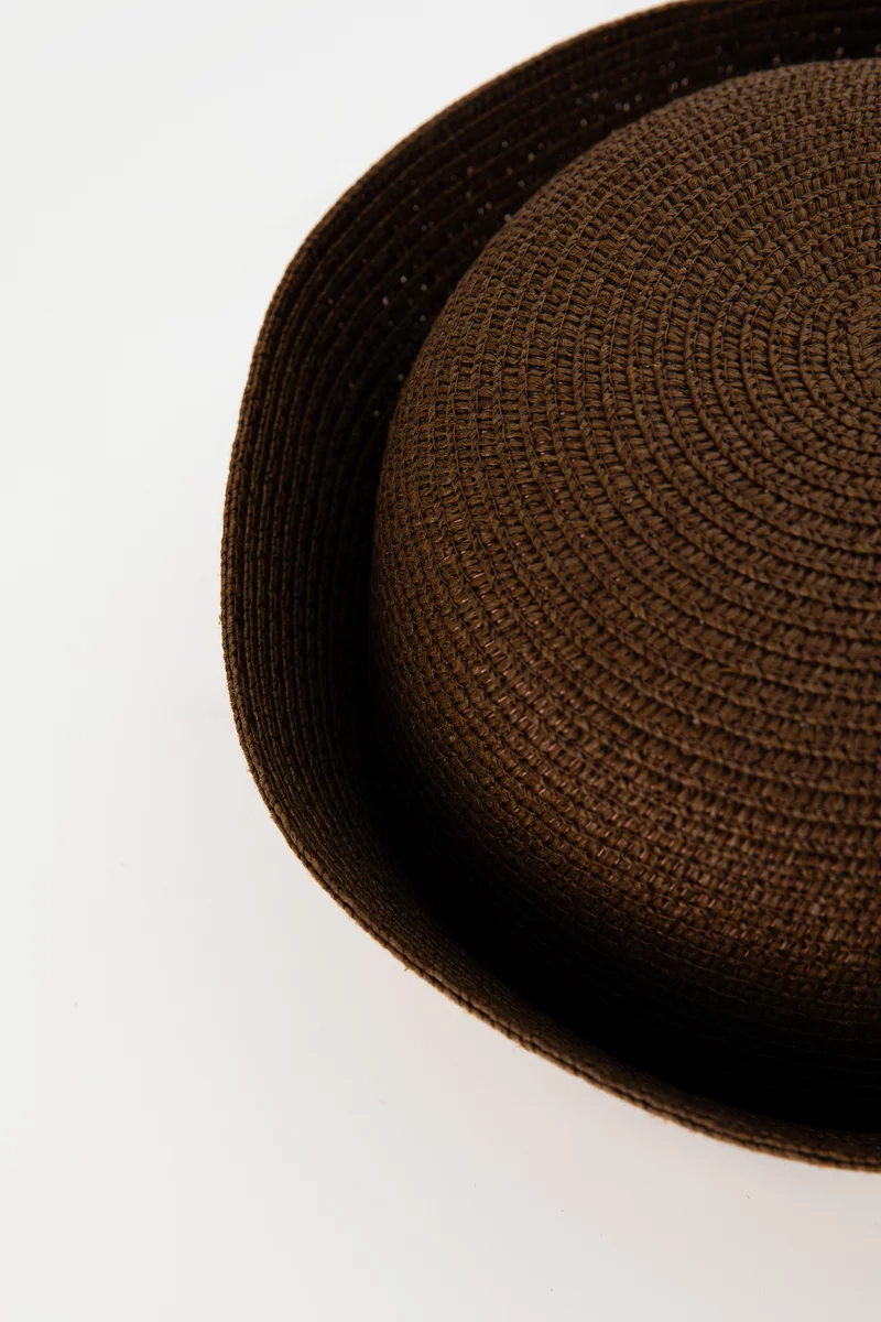 Плетеная панама sailor hat в шоколадном оттенке фотография 5