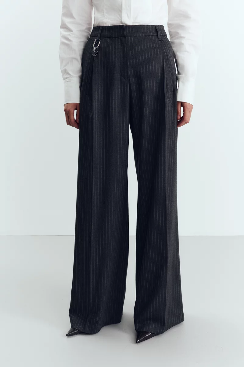 Gray suiting palazzo pants photo 3