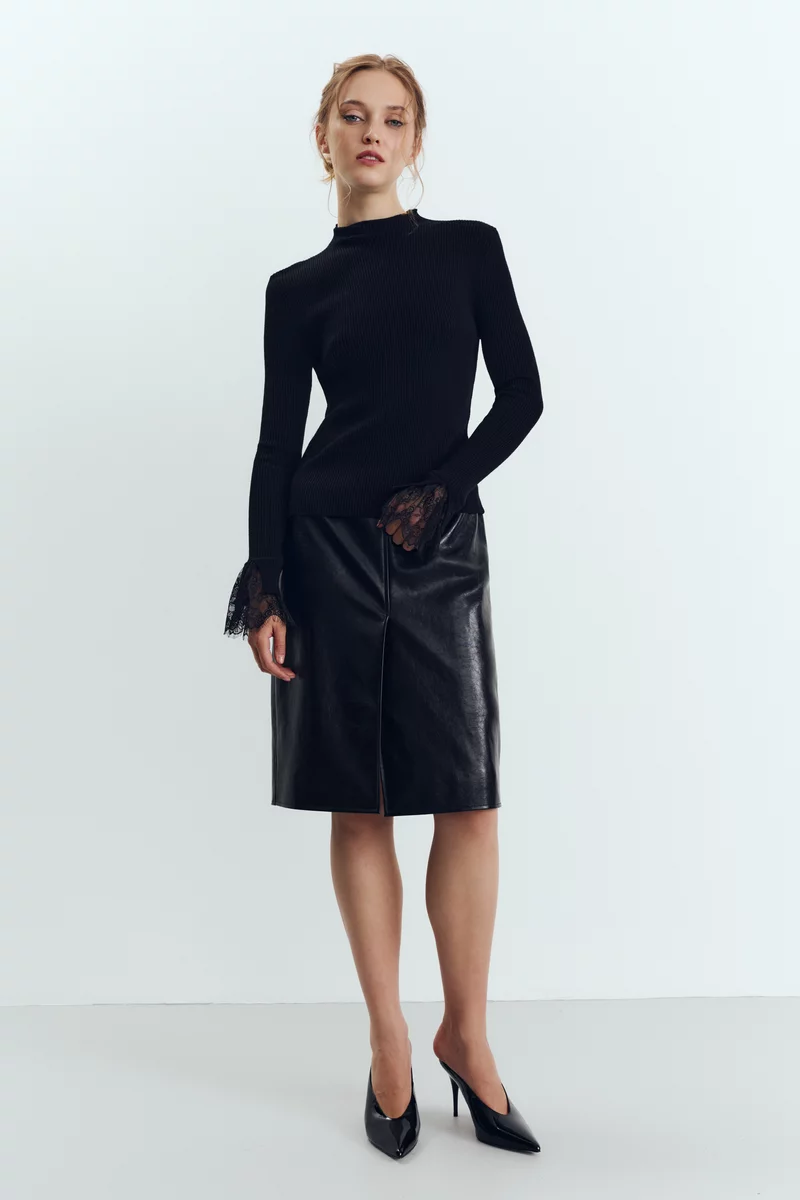 Black sweater with lace cuffs photo 3