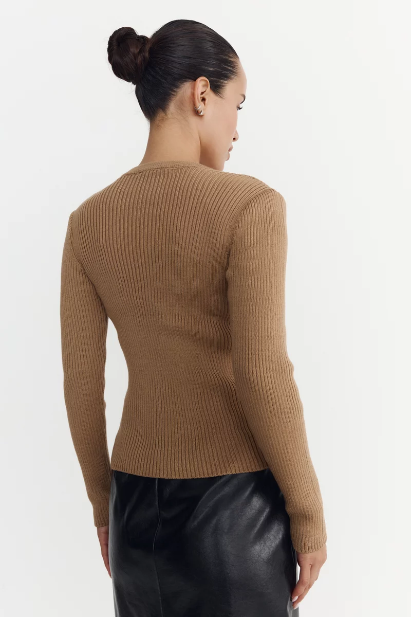 Knitted cotton longsleeve in camel color photo 5