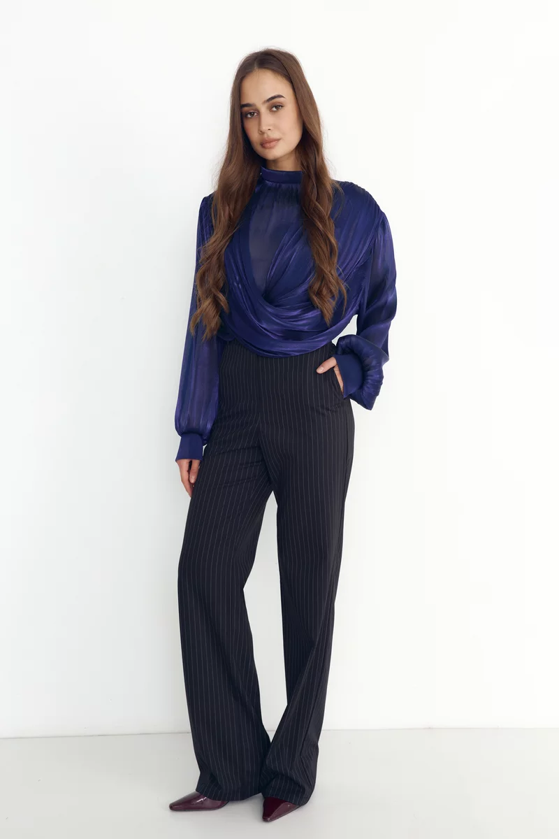 Black classic-cut pants photo 2