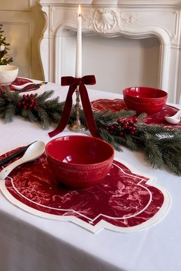 Ceramic set of two red bowls